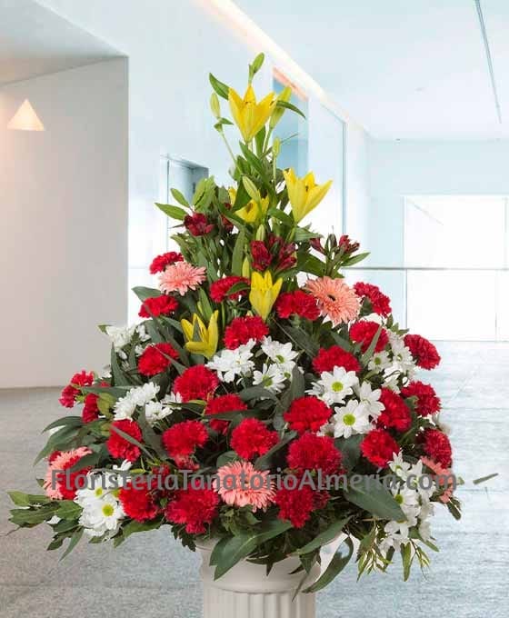 enviar centro floral funerario a Almería
